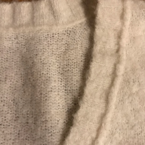 Abercrombie & Fitch fuzzy sweater - Picture 5 of 5